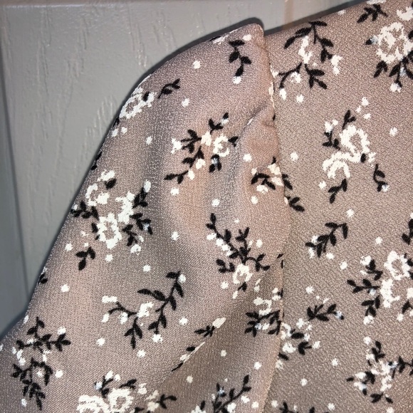 Pretty Little Thing Dress - Picture 7 of 10